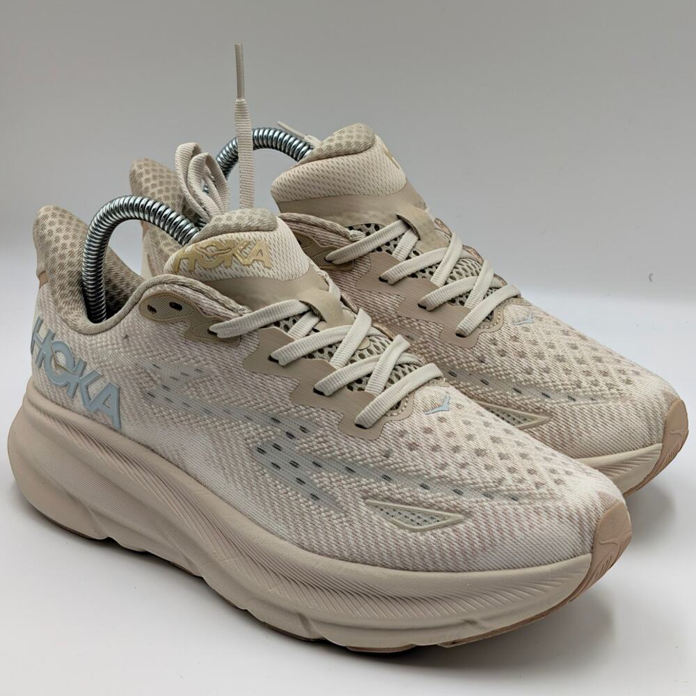 Hoka One One Clifton 9 Shifting Sand Eggnog Womens 7.5B (UK 6) Running Shoes